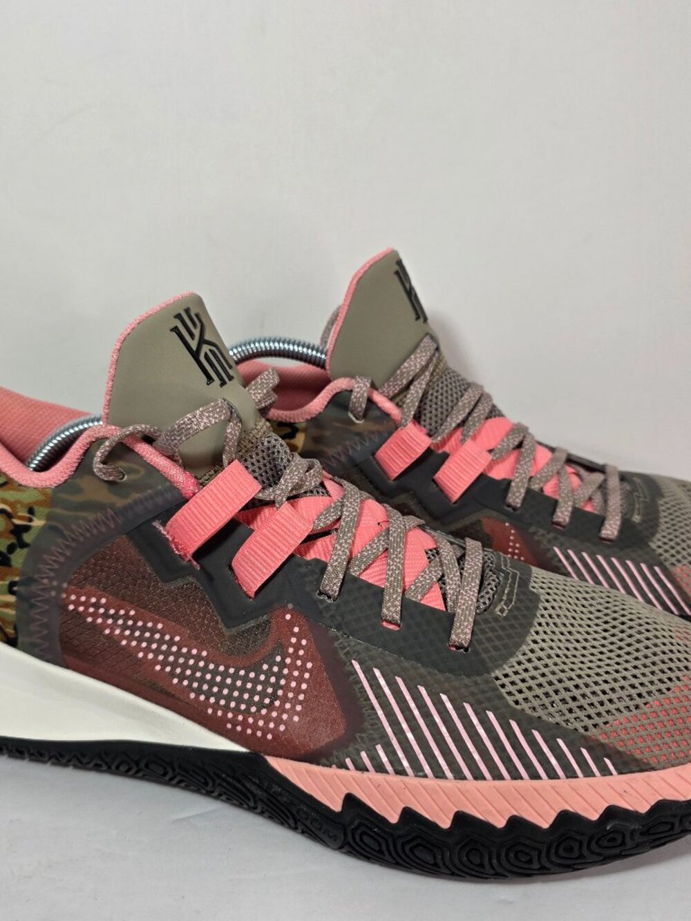 Nike Kyrie Flytrap 5 Moon Fossil Pink Gaze Camo Mens 12 CZ4100-005